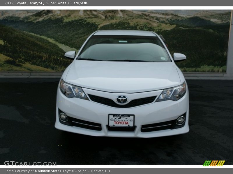 Super White / Black/Ash 2012 Toyota Camry SE