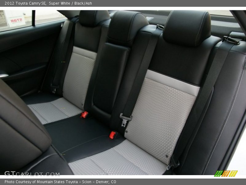 Super White / Black/Ash 2012 Toyota Camry SE