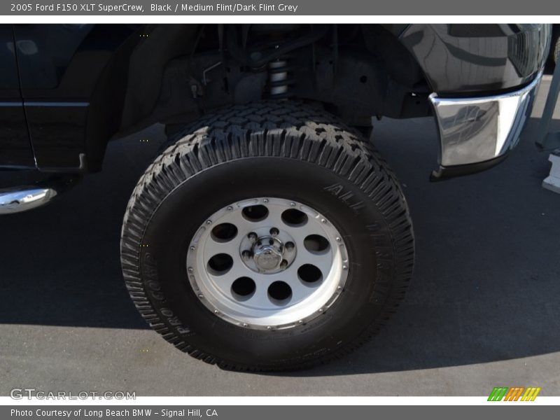 Black / Medium Flint/Dark Flint Grey 2005 Ford F150 XLT SuperCrew