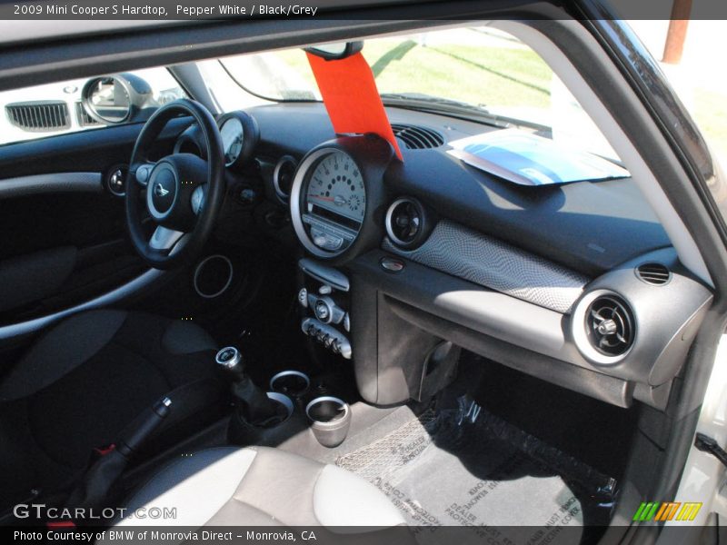 Pepper White / Black/Grey 2009 Mini Cooper S Hardtop