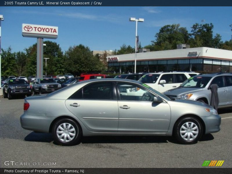 Mineral Green Opalescent / Gray 2005 Toyota Camry LE