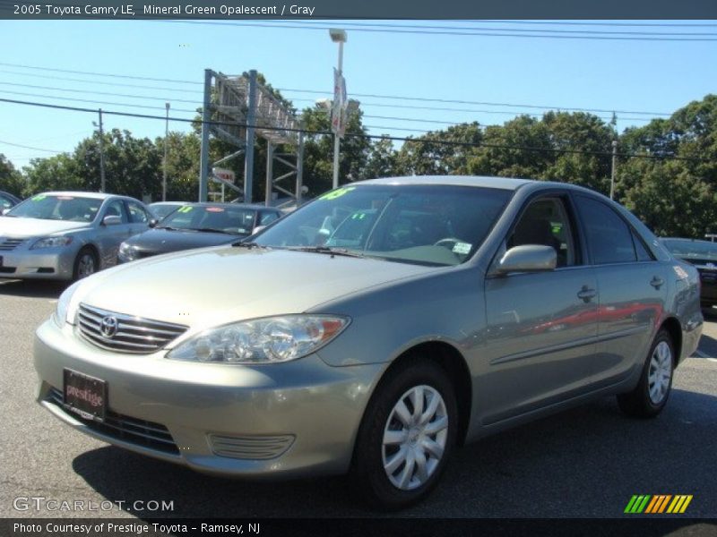 Mineral Green Opalescent / Gray 2005 Toyota Camry LE
