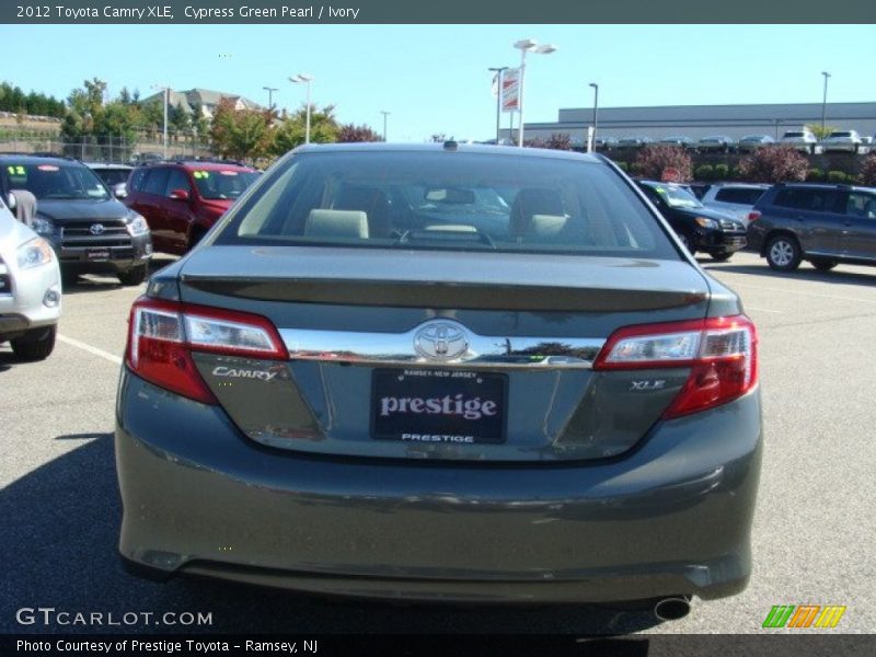 Cypress Green Pearl / Ivory 2012 Toyota Camry XLE
