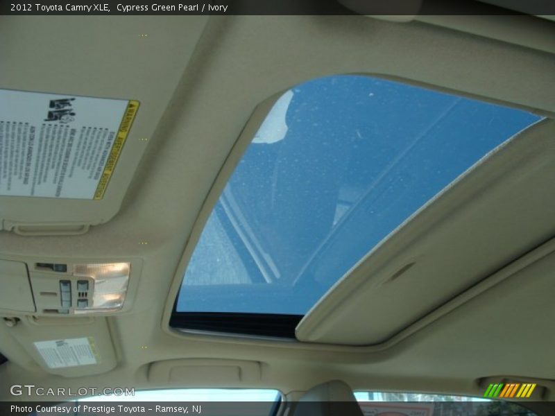 Cypress Green Pearl / Ivory 2012 Toyota Camry XLE