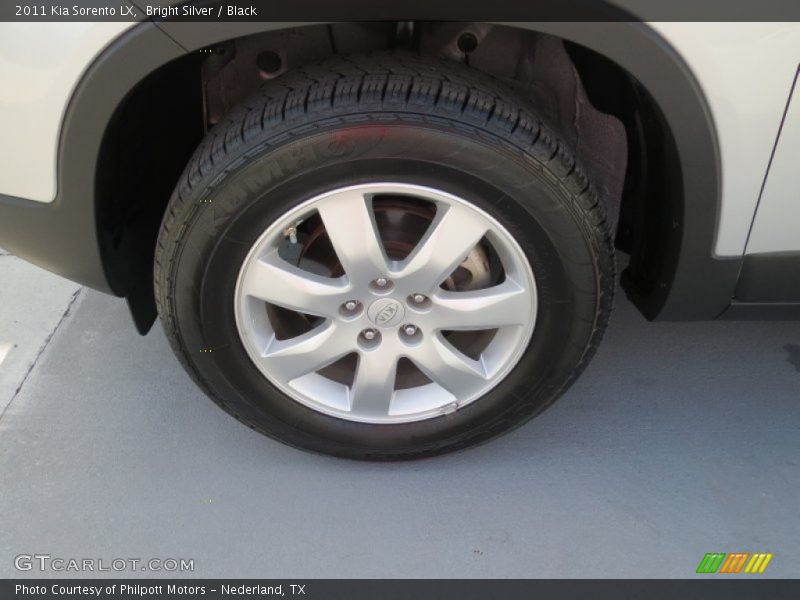 Bright Silver / Black 2011 Kia Sorento LX