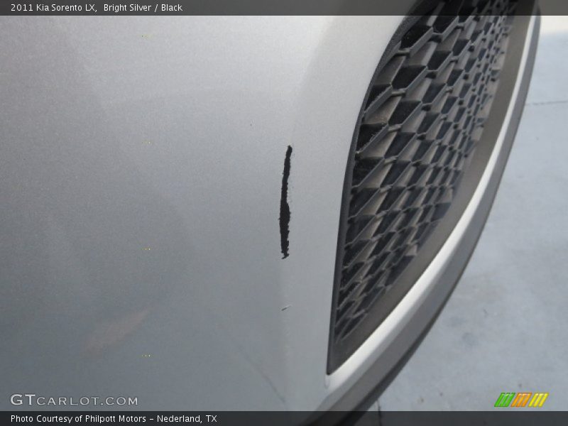Bright Silver / Black 2011 Kia Sorento LX