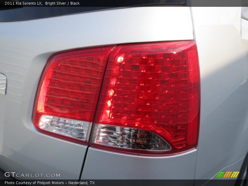 Bright Silver / Black 2011 Kia Sorento LX