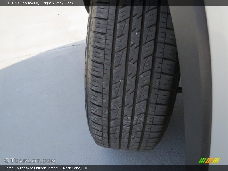 Bright Silver / Black 2011 Kia Sorento LX