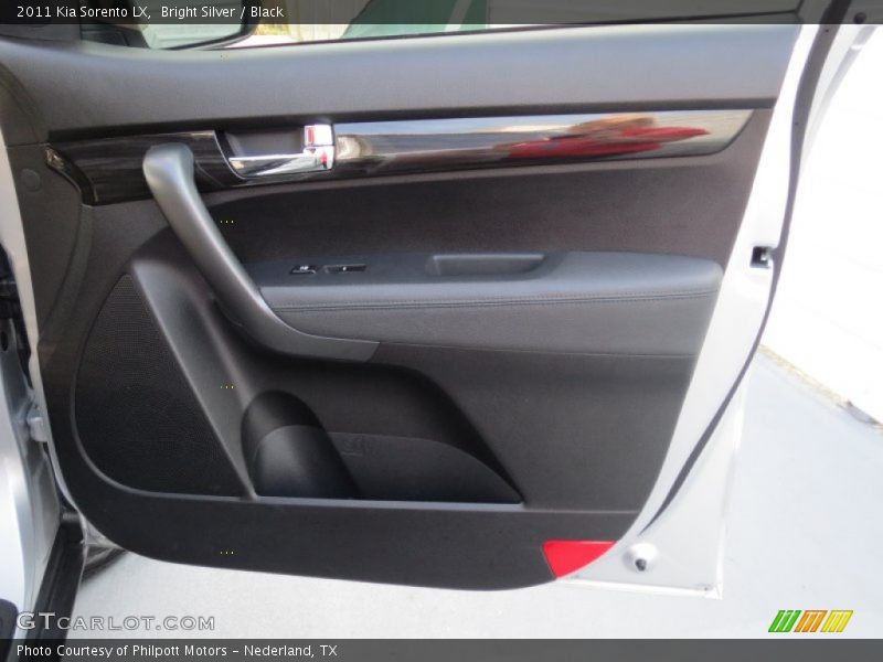 Bright Silver / Black 2011 Kia Sorento LX