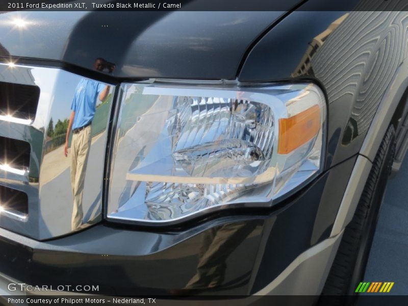 Tuxedo Black Metallic / Camel 2011 Ford Expedition XLT