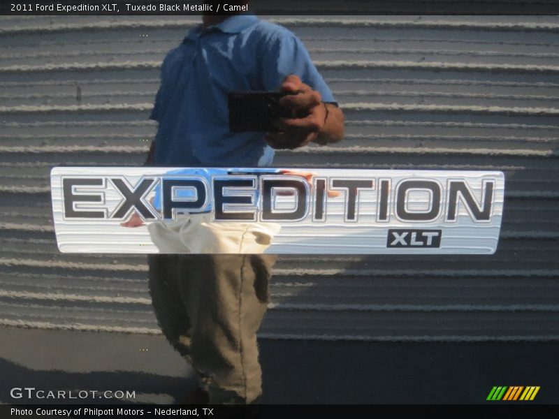 Tuxedo Black Metallic / Camel 2011 Ford Expedition XLT