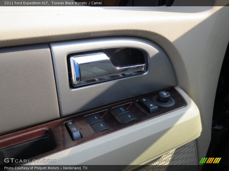 Tuxedo Black Metallic / Camel 2011 Ford Expedition XLT