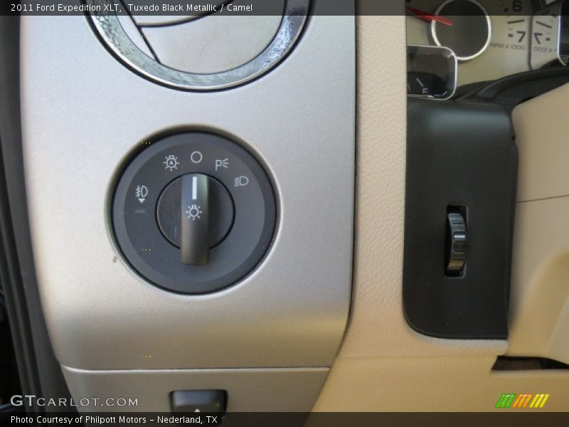 Tuxedo Black Metallic / Camel 2011 Ford Expedition XLT
