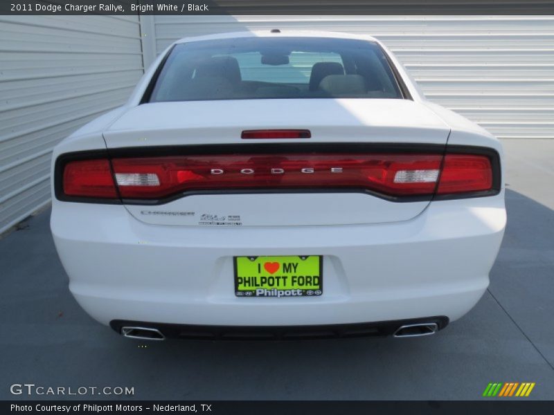 Bright White / Black 2011 Dodge Charger Rallye