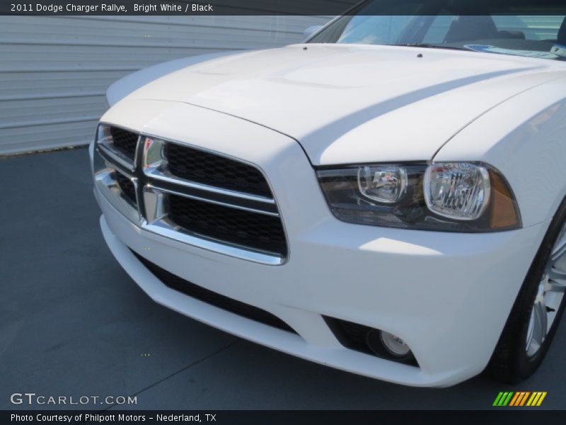 Bright White / Black 2011 Dodge Charger Rallye