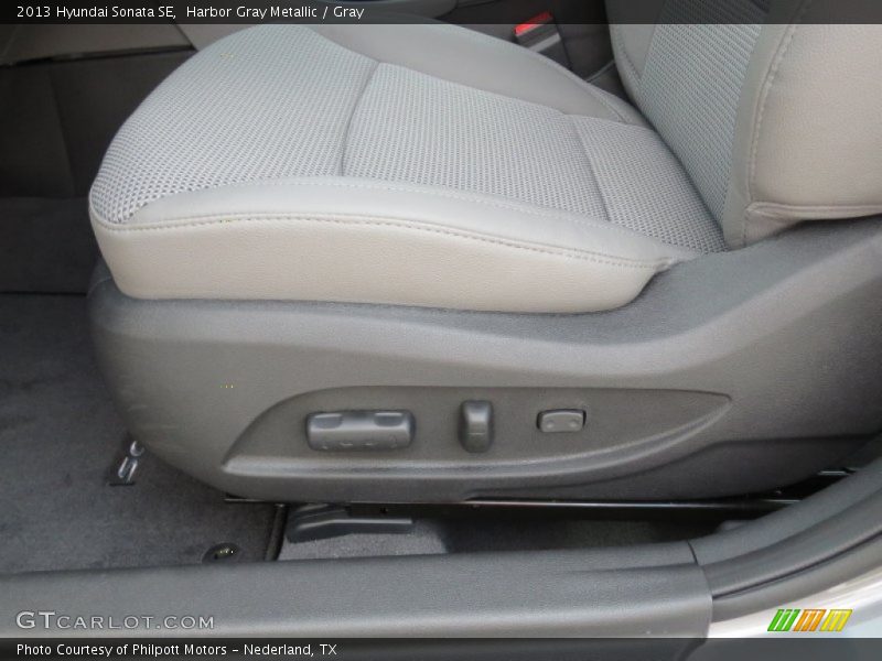 Harbor Gray Metallic / Gray 2013 Hyundai Sonata SE