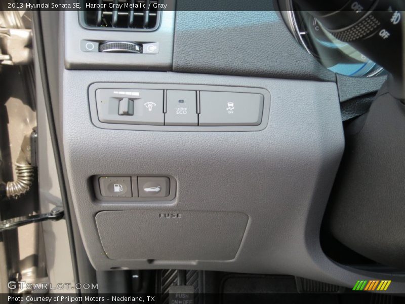 Harbor Gray Metallic / Gray 2013 Hyundai Sonata SE