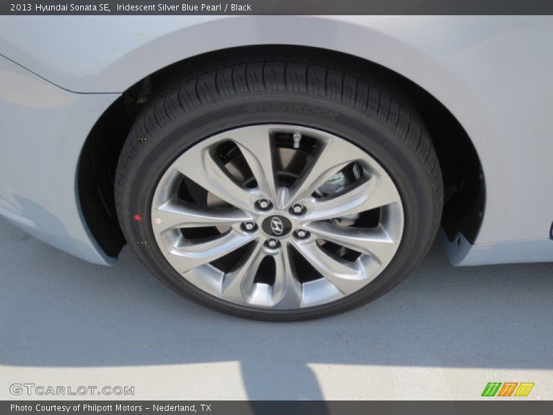 Iridescent Silver Blue Pearl / Black 2013 Hyundai Sonata SE