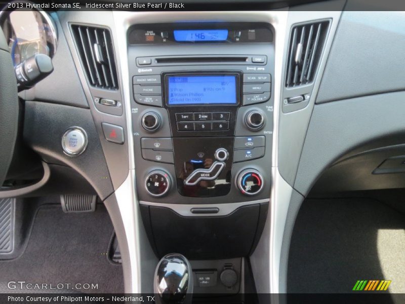 Iridescent Silver Blue Pearl / Black 2013 Hyundai Sonata SE
