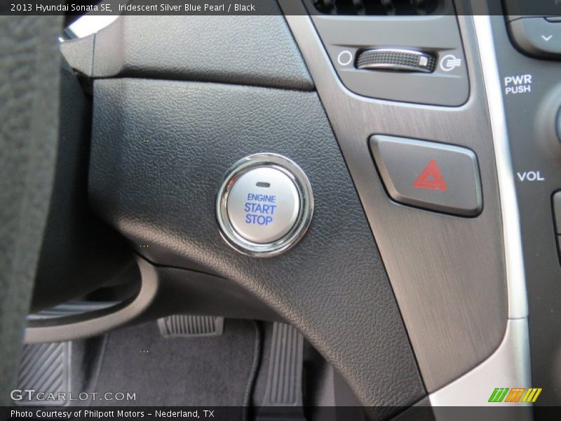 Iridescent Silver Blue Pearl / Black 2013 Hyundai Sonata SE