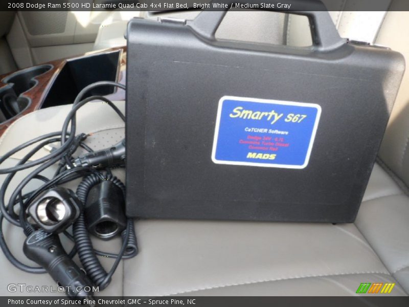 Bright White / Medium Slate Gray 2008 Dodge Ram 5500 HD Laramie Quad Cab 4x4 Flat Bed
