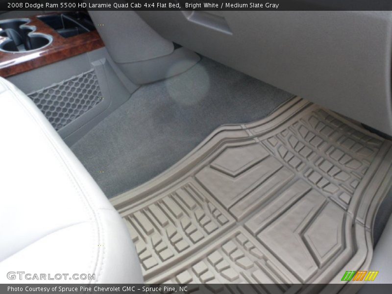 Bright White / Medium Slate Gray 2008 Dodge Ram 5500 HD Laramie Quad Cab 4x4 Flat Bed