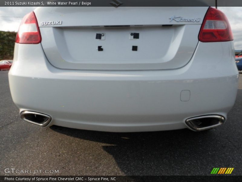 White Water Pearl / Beige 2011 Suzuki Kizashi S