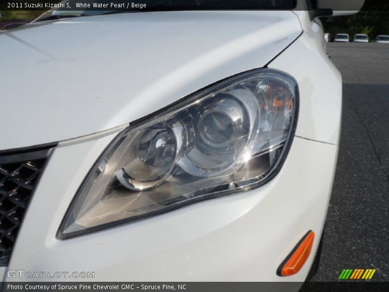 White Water Pearl / Beige 2011 Suzuki Kizashi S