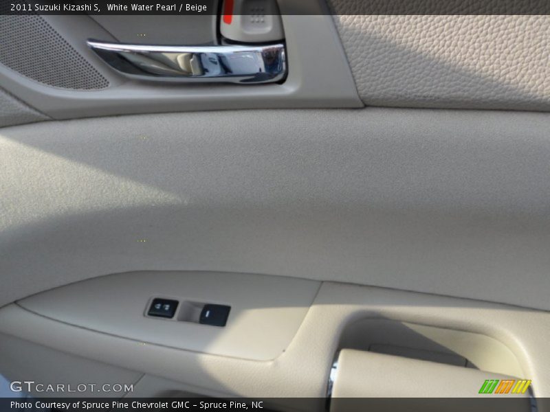White Water Pearl / Beige 2011 Suzuki Kizashi S