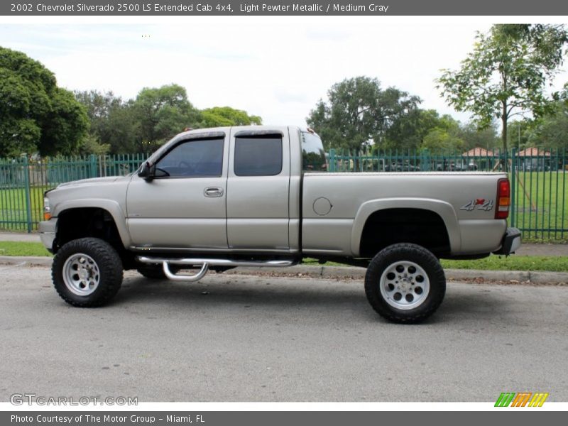 Light Pewter Metallic / Medium Gray 2002 Chevrolet Silverado 2500 LS Extended Cab 4x4
