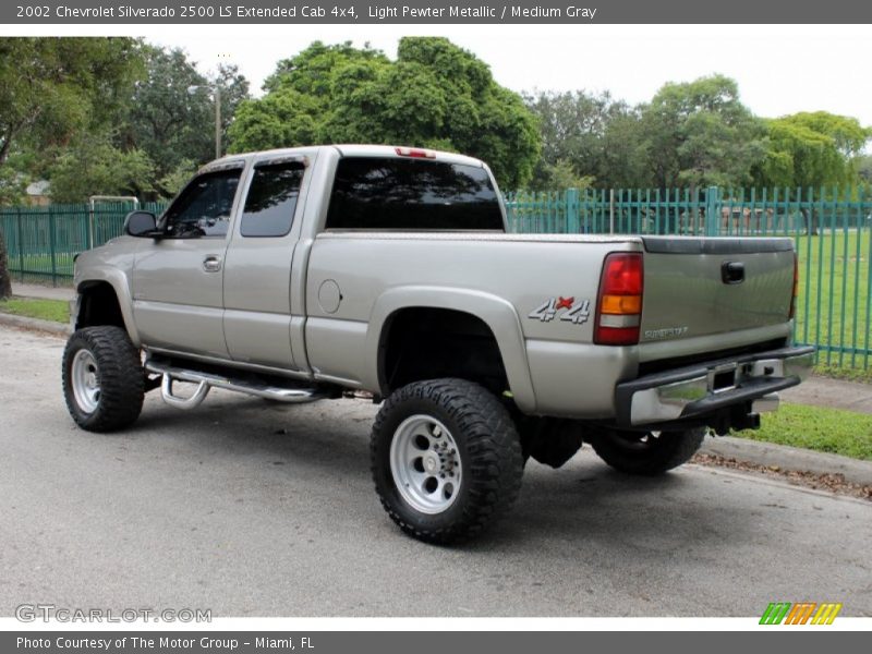 Light Pewter Metallic / Medium Gray 2002 Chevrolet Silverado 2500 LS Extended Cab 4x4