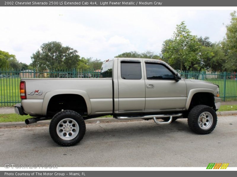 Light Pewter Metallic / Medium Gray 2002 Chevrolet Silverado 2500 LS Extended Cab 4x4