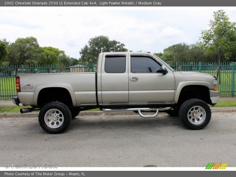 Light Pewter Metallic / Medium Gray 2002 Chevrolet Silverado 2500 LS Extended Cab 4x4