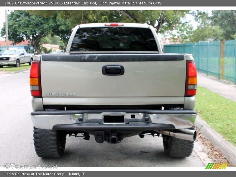 Light Pewter Metallic / Medium Gray 2002 Chevrolet Silverado 2500 LS Extended Cab 4x4