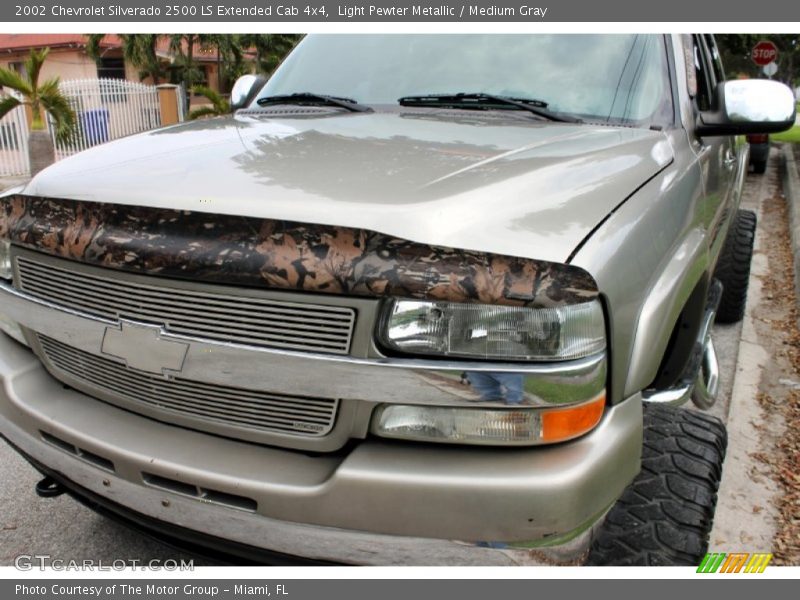 Light Pewter Metallic / Medium Gray 2002 Chevrolet Silverado 2500 LS Extended Cab 4x4