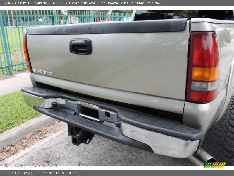 Light Pewter Metallic / Medium Gray 2002 Chevrolet Silverado 2500 LS Extended Cab 4x4