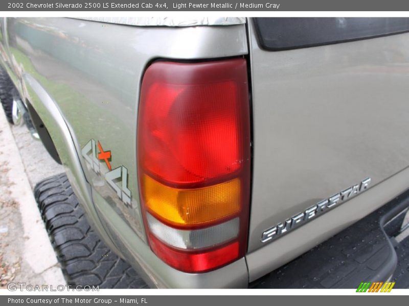 Light Pewter Metallic / Medium Gray 2002 Chevrolet Silverado 2500 LS Extended Cab 4x4