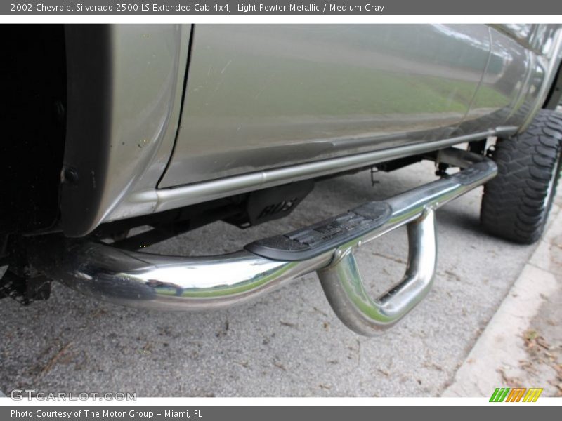 Light Pewter Metallic / Medium Gray 2002 Chevrolet Silverado 2500 LS Extended Cab 4x4