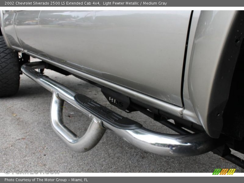 Light Pewter Metallic / Medium Gray 2002 Chevrolet Silverado 2500 LS Extended Cab 4x4