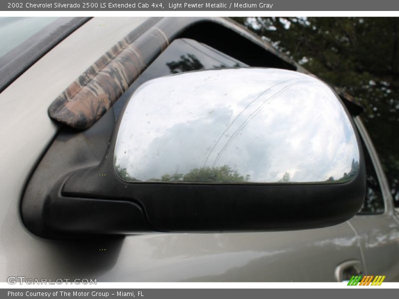 Light Pewter Metallic / Medium Gray 2002 Chevrolet Silverado 2500 LS Extended Cab 4x4
