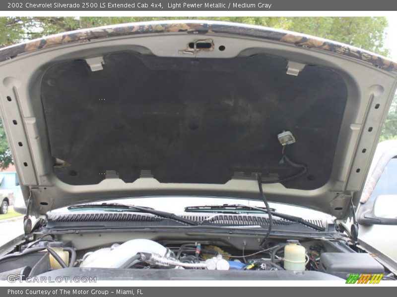 Light Pewter Metallic / Medium Gray 2002 Chevrolet Silverado 2500 LS Extended Cab 4x4