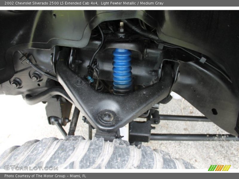 Light Pewter Metallic / Medium Gray 2002 Chevrolet Silverado 2500 LS Extended Cab 4x4