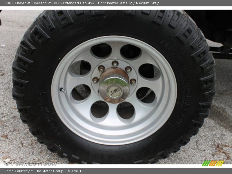 Custom Wheels of 2002 Silverado 2500 LS Extended Cab 4x4