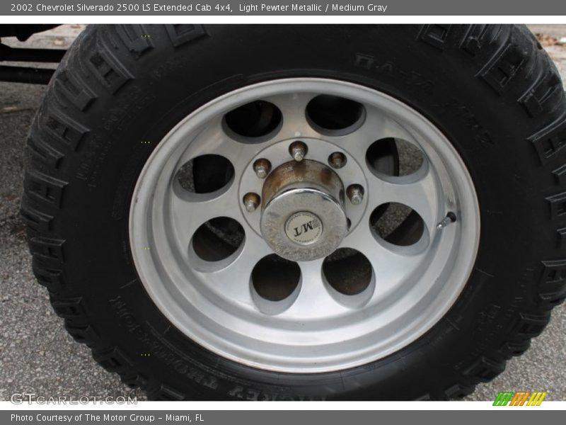 Custom Wheels of 2002 Silverado 2500 LS Extended Cab 4x4