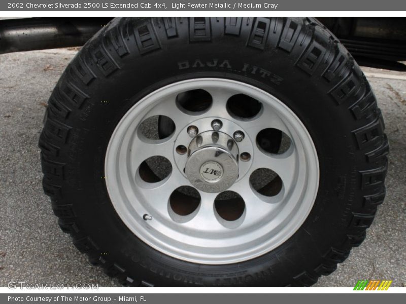 Light Pewter Metallic / Medium Gray 2002 Chevrolet Silverado 2500 LS Extended Cab 4x4
