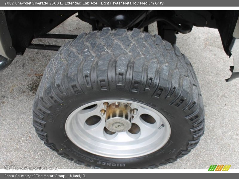 Custom Wheels of 2002 Silverado 2500 LS Extended Cab 4x4