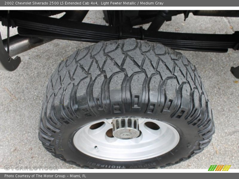 Light Pewter Metallic / Medium Gray 2002 Chevrolet Silverado 2500 LS Extended Cab 4x4