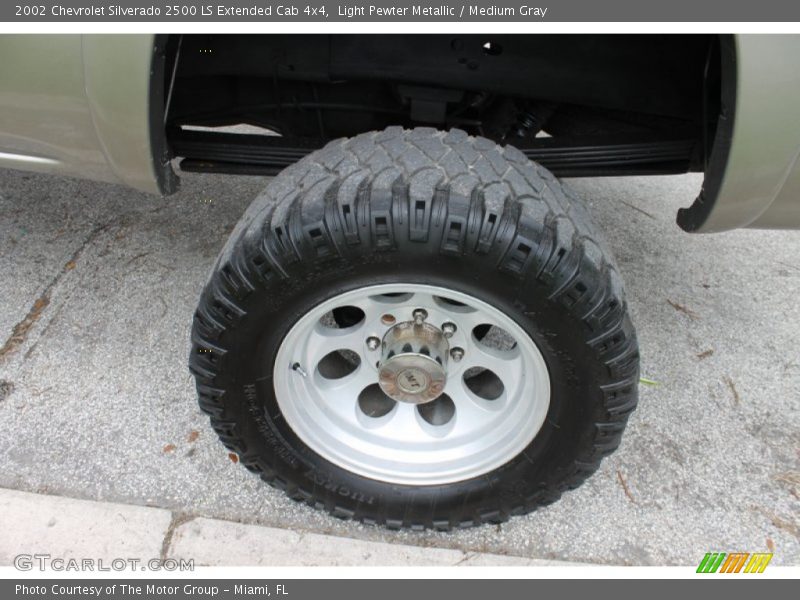 Custom Wheels of 2002 Silverado 2500 LS Extended Cab 4x4