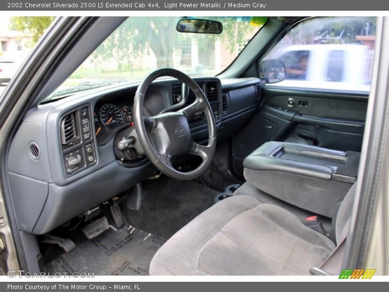 Light Pewter Metallic / Medium Gray 2002 Chevrolet Silverado 2500 LS Extended Cab 4x4