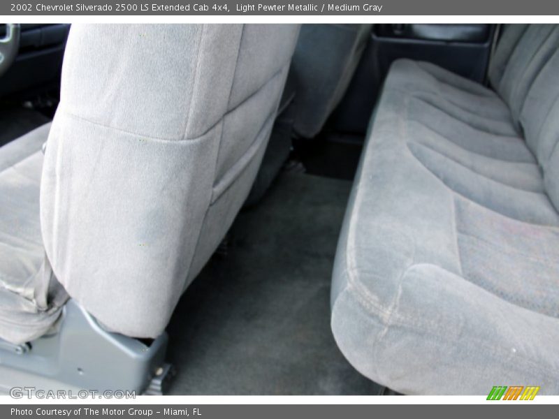 Light Pewter Metallic / Medium Gray 2002 Chevrolet Silverado 2500 LS Extended Cab 4x4